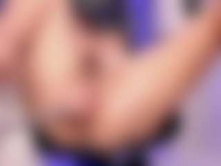 emma-white001's Live Sex Cam Show