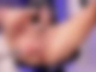 emma-white001's Live Sex Cam Show