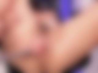 emma-white001's Live Sex Cam Show