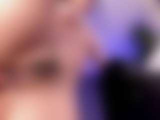 emma-white001's Live Sex Cam Show