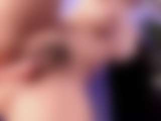 emma-white001's Live Sex Cam Show