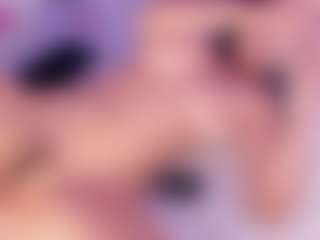 emma-white001's Live Sex Cam Show