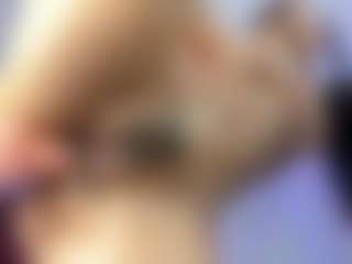 Live cam show with emma-white001 - Bikini on CamSextacy