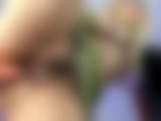 emma-white001's Live Sex Cam Show