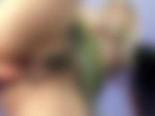 emma-white001's Live Sex Cam Show