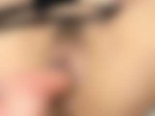 emma-white001's Live Sex Cam Show