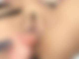 emma-white001's Live Sex Cam Show