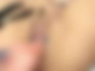 emma-white001's Live Sex Cam Show