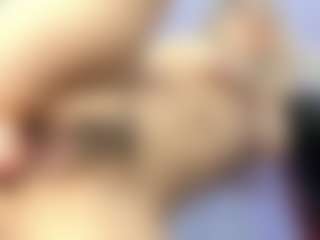 emma-white001's Live Sex Cam Show