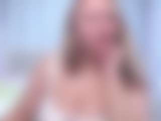 Live cam show with SallyVerda - Living Room on studioflirtlive.com