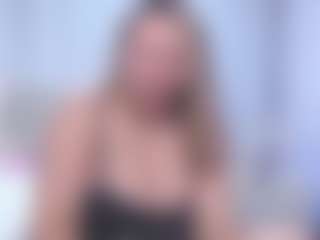 Live cam show with SallyVerda - Gray Eyes on AdultVida.com