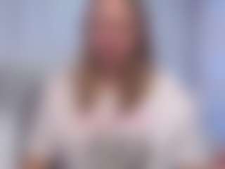 Live cam show with SallyVerda - Living Room on TeamSkeetLive