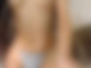 Live cam show with AnnaAlvarez - Average on Camming Site