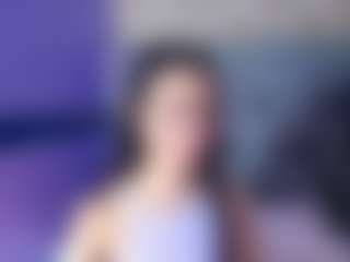 Spettacolo in cam dal vivo con AnnaAlvarez - Public su Camsoda