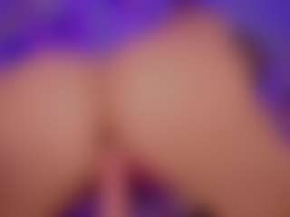 Live cam show with iara-smith1 - Strip on camwithhim.com