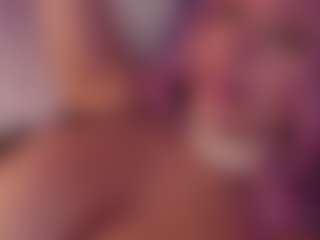Live cam show with iara-smith1 - Oil on xplaylive.com