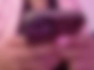 ThroatGoatxo's Live Sex Cam Show
