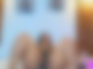 Live cam show with SofiaaSweett - Public Curvy on livesuperchat.net