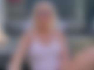 Live cam show with Fit Cougar - Mature on iamadamtest123.com