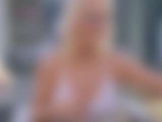 Live cam show with Fit Cougar - Cougar on chickslive.net