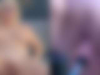 Live cam show with Fit Cougar - Bedroom on iamadamtest123.com