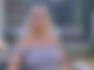 Live cam show with Fit Cougar - Mature on fapnchat