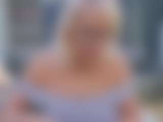 Live cam show with Fit Cougar - Blonde Hair on eurowanks.com