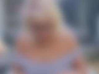 Live cam show with Fit Cougar - Lovense on camtv