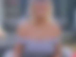 Fit Cougar's Live Sex Cam Show