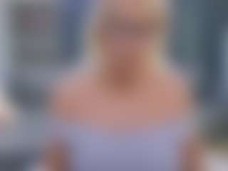 Live cam show with Fit Cougar - No Smoking on eurowanks.com