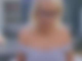 Live cam show with Fit Cougar - Mature on Fit Hotties