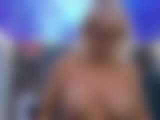 Live cam show with Fit Cougar - Granny on CSO-WL