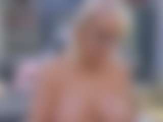 Live cam show with Fit Cougar - Real on Milfs Live