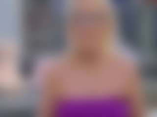 Fit Cougar's Live Sex Cam Show