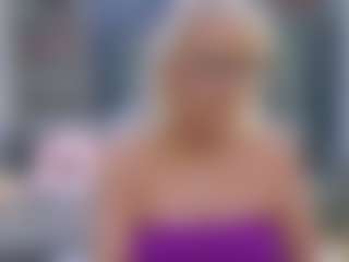 Fit Cougar's Live Sex Cam Show