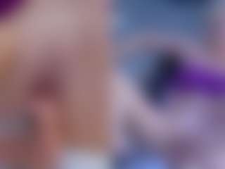 Fit Cougar's Live Sex Cam Show