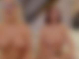 Fit Cougar's Live Sex Cam Show