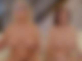 Fit Cougar's Live Sex Cam Show