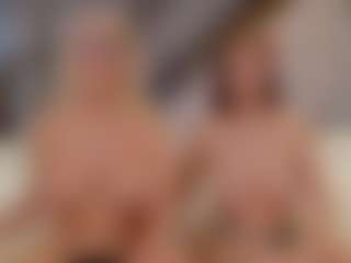 Fit Cougar's Live Sex Cam Show