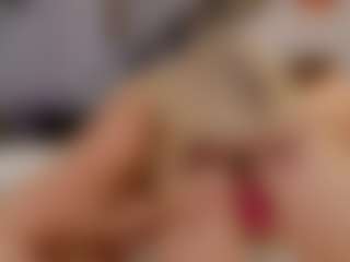 Fit Cougar's Live Sex Cam Show