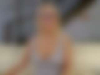 Fit Cougar's Live Sex Cam Show