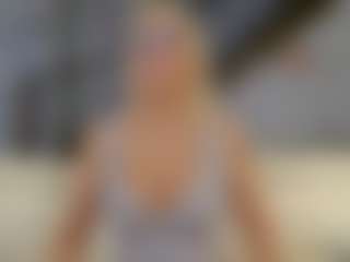 Fit Cougar's Live Sex Cam Show
