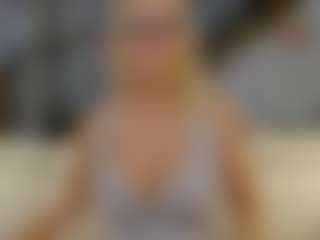 Fit Cougar's Live Sex Cam Show