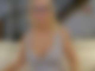 Fit Cougar's Live Sex Cam Show