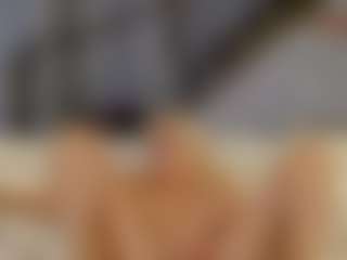 Fit Cougar's Live Sex Cam Show