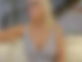 Fit Cougar's Live Sex Cam Show