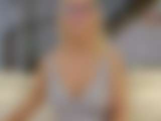 Fit Cougar's Live Sex Cam Show