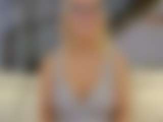 Fit Cougar's Live Sex Cam Show