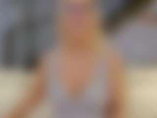 Fit Cougar's Live Sex Cam Show