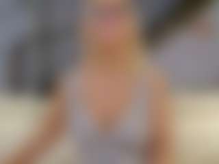 Fit Cougar's Live Sex Cam Show